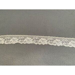 Vintage Ivory Floral Lace Trim 1.75" wide 1 yard Long